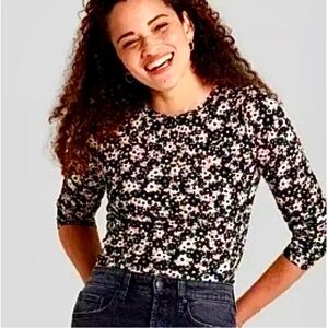 Wild Fable Women’s Pink & Black Floral Long Sleeve Ribbed Shirt Size Small